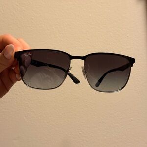 Ray-Ban Gradient Black Sunglasses with leather case and glass cleaner towel